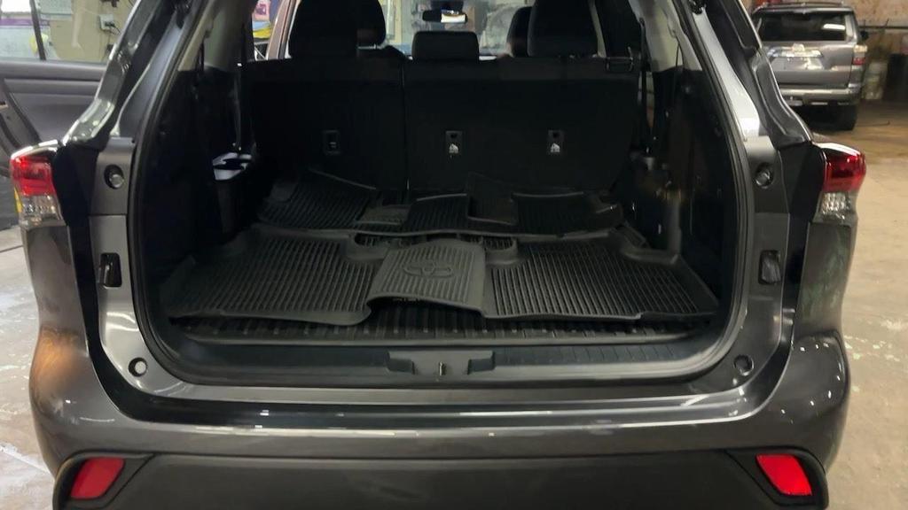 used 2023 Toyota Highlander car, priced at $33,695