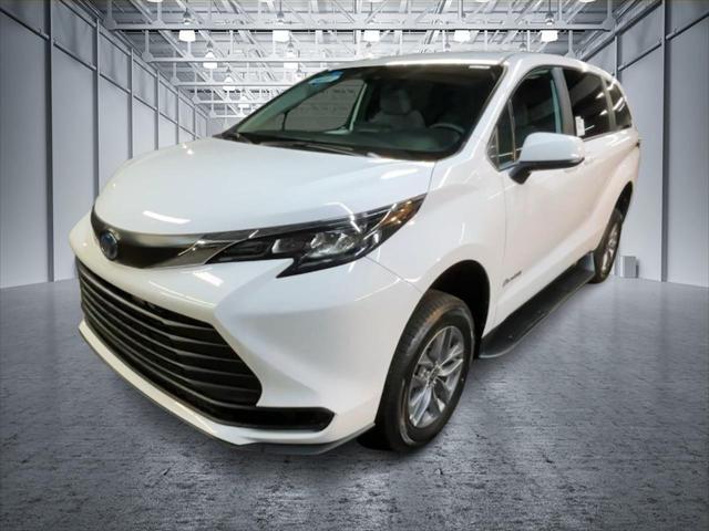 used 2025 Toyota Sienna car, priced at $67,999