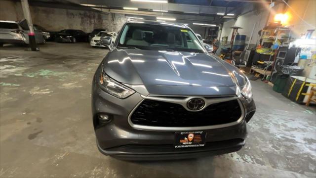 used 2020 Toyota Highlander car, priced at $31,990