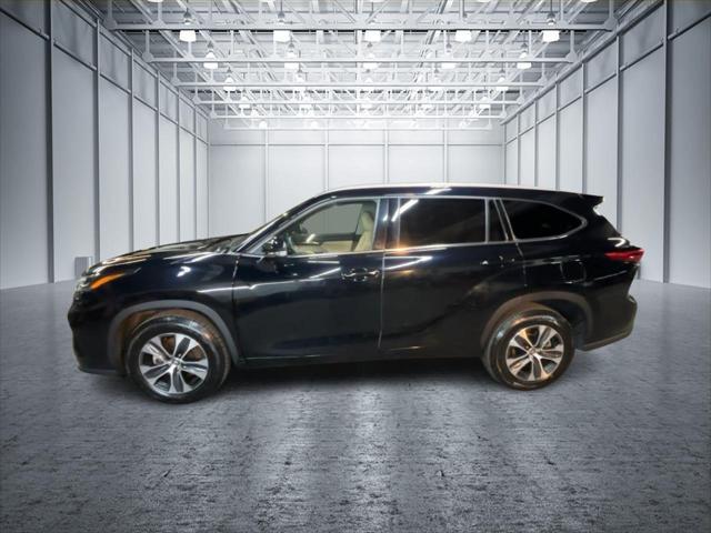 used 2022 Toyota Highlander car, priced at $33,190