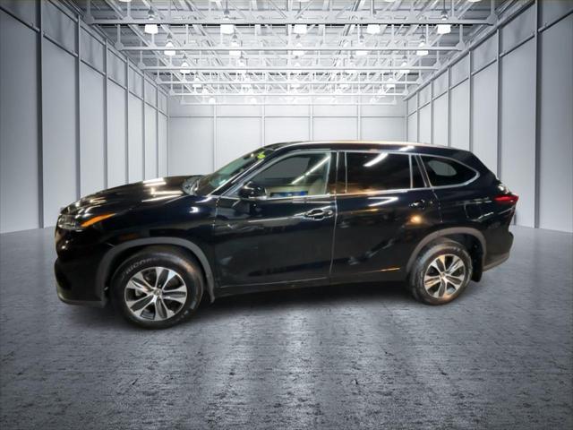 used 2021 Toyota Highlander car, priced at $29,995