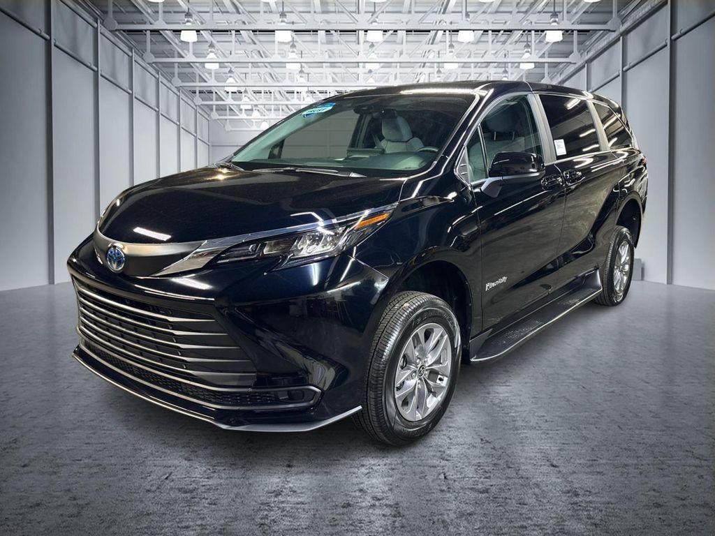 used 2025 Toyota Sienna car, priced at $65,989