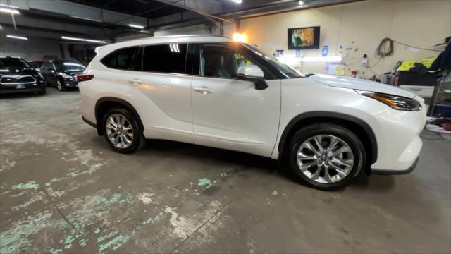 used 2022 Toyota Highlander car, priced at $39,525