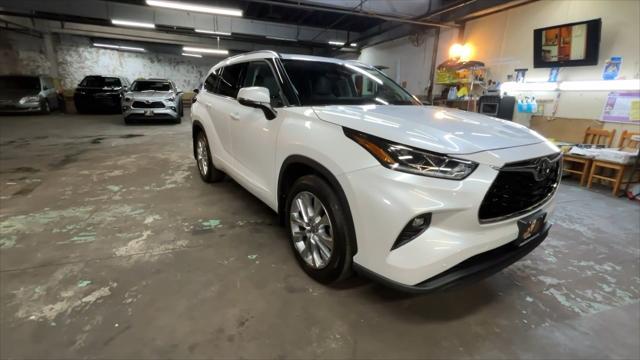 used 2022 Toyota Highlander car, priced at $39,525