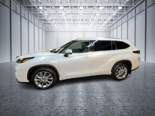 used 2022 Toyota Highlander car, priced at $39,525