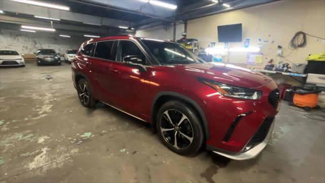 used 2022 Toyota Highlander car, priced at $38,995