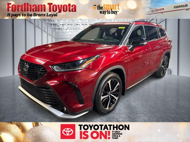 used 2022 Toyota Highlander car, priced at $38,995