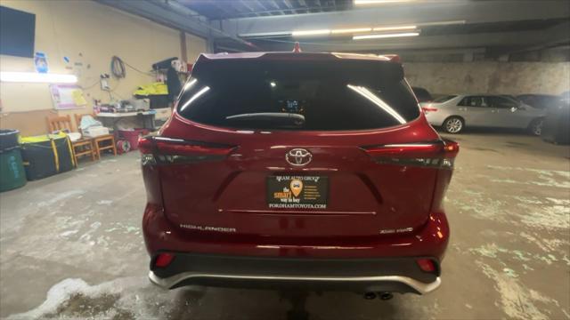 used 2022 Toyota Highlander car, priced at $38,995