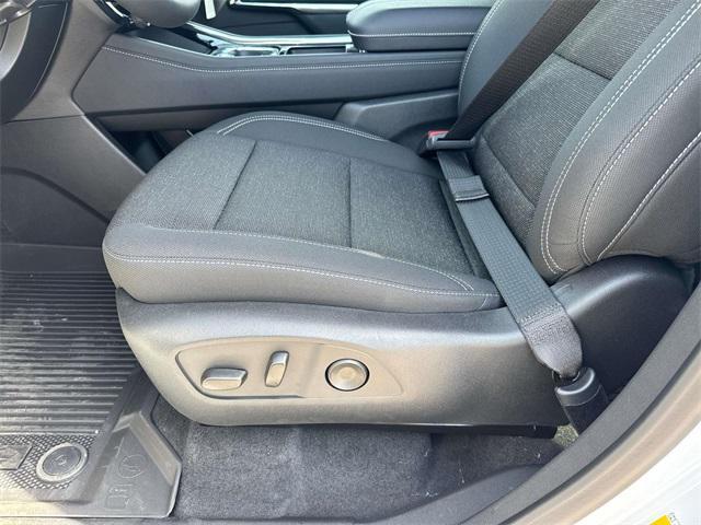 new 2025 Chevrolet Traverse car, priced at $40,695