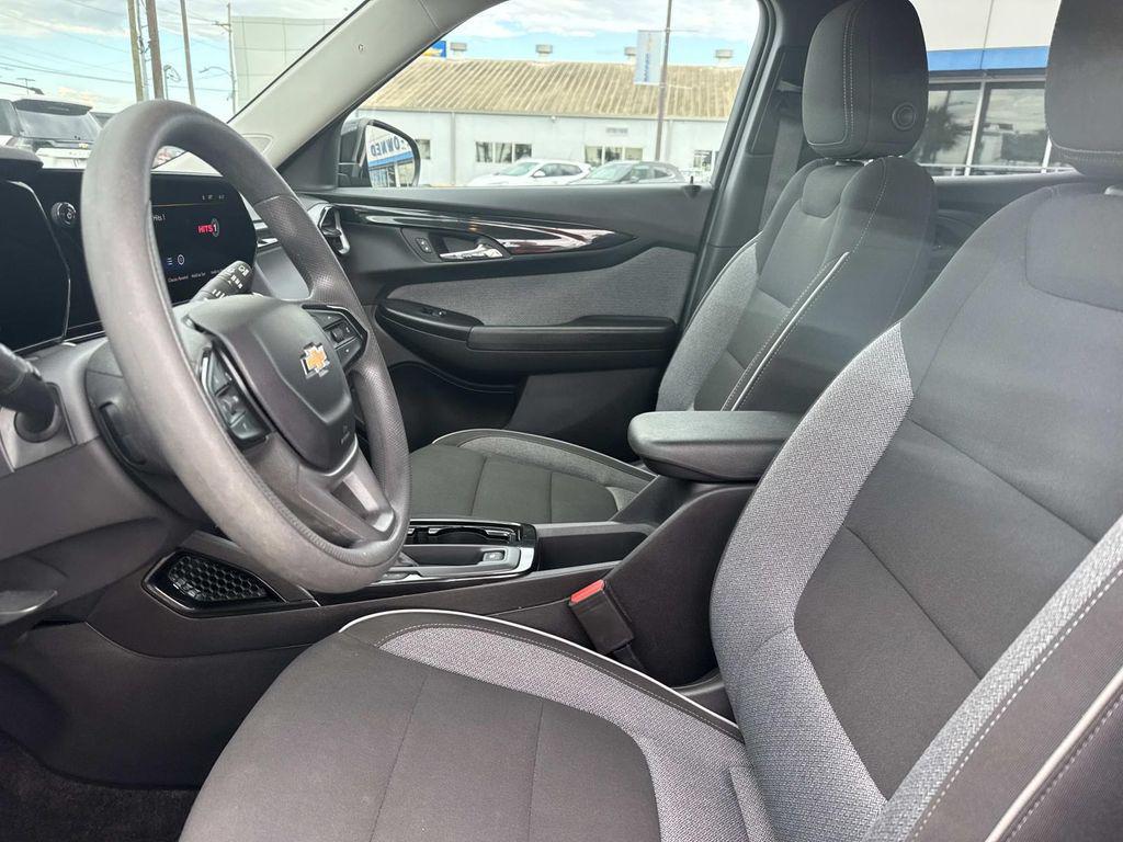 used 2024 Chevrolet TrailBlazer car, priced at $20,993