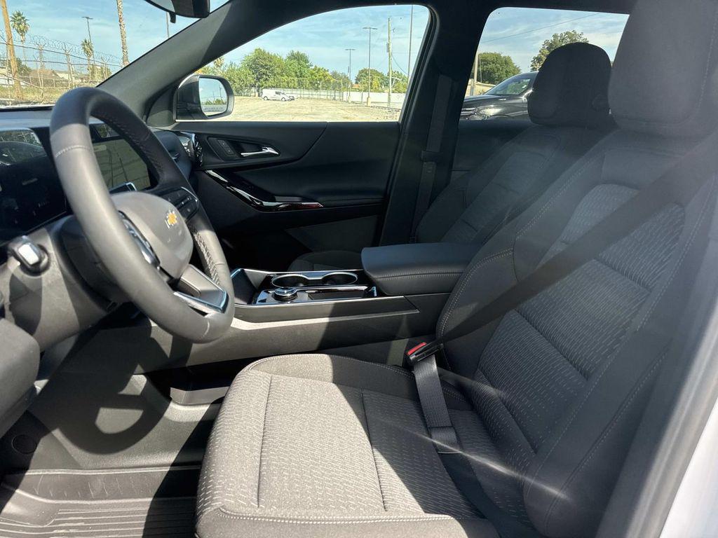 new 2026 Chevrolet Equinox car, priced at $29,495
