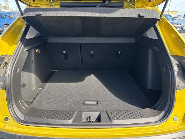 new 2025 Chevrolet Trax car, priced at $27,184