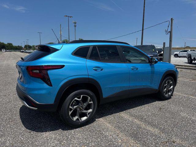 new 2025 Chevrolet Trax car, priced at $26,675