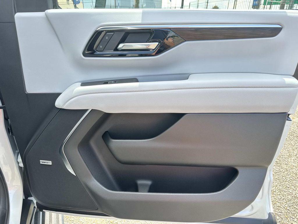 new 2025 Chevrolet Tahoe car, priced at $77,270