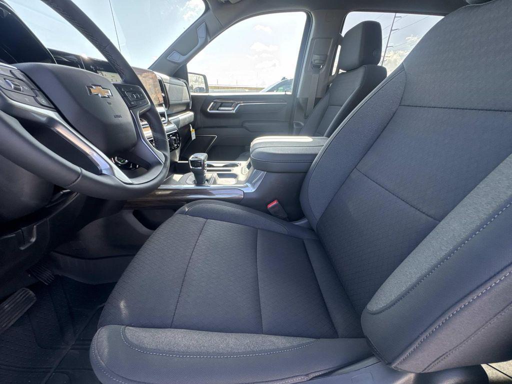 new 2025 Chevrolet Silverado 1500 car, priced at $46,610