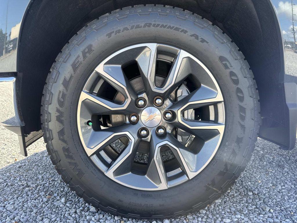 new 2025 Chevrolet Silverado 1500 car, priced at $46,610