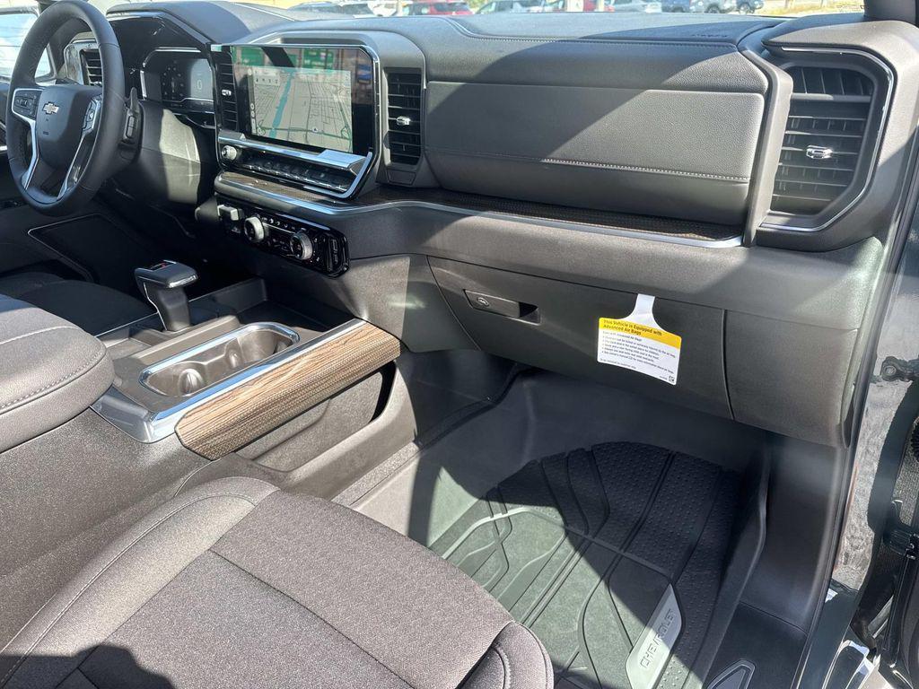 new 2025 Chevrolet Silverado 1500 car, priced at $46,610