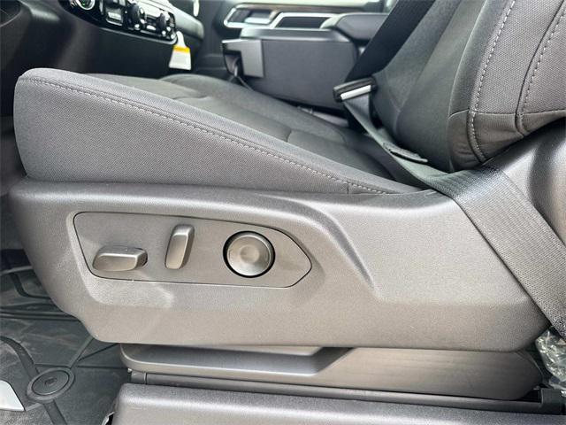 new 2025 Chevrolet Silverado 1500 car, priced at $42,020