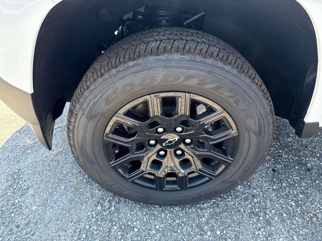 new 2026 Chevrolet Colorado car, priced at $33,280