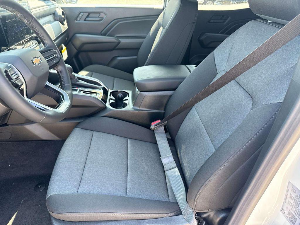 new 2026 Chevrolet Colorado car, priced at $33,280