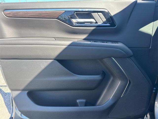 new 2025 Chevrolet Suburban car, priced at $58,285