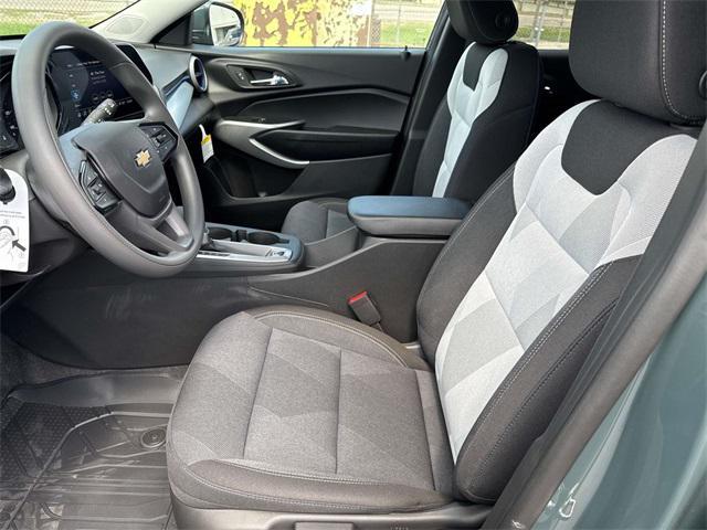 new 2025 Chevrolet Trax car, priced at $22,285