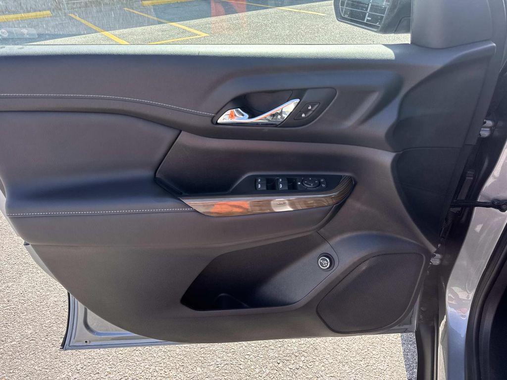 used 2023 GMC Acadia car, priced at $28,149