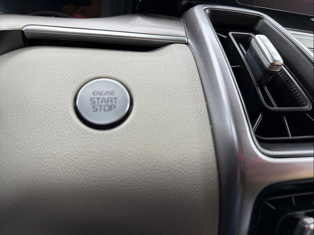 used 2022 Kia Sorento Hybrid car, priced at $28,999