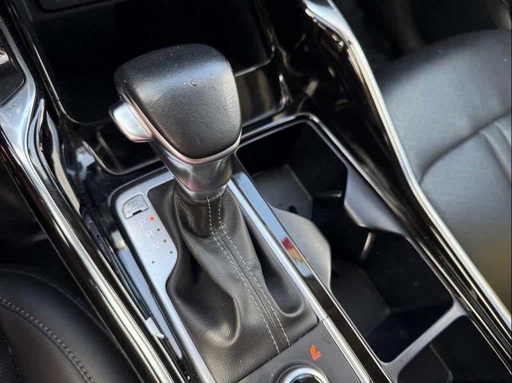 used 2022 Kia Sorento car, priced at $31,098