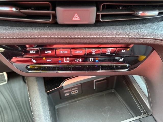 used 2022 Buick Envision car, priced at $29,998