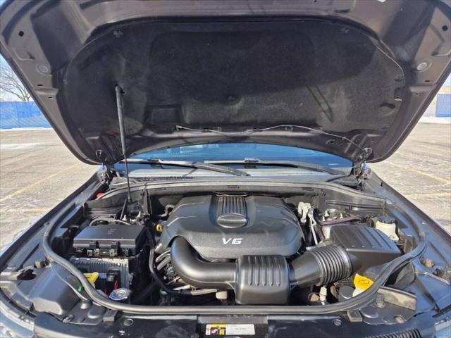 used 2015 Jeep Grand Cherokee car, priced at $11,997