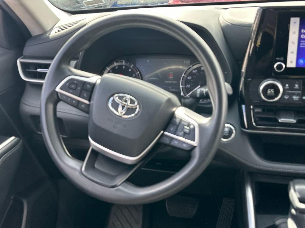 used 2023 Toyota Highlander car, priced at $36,500