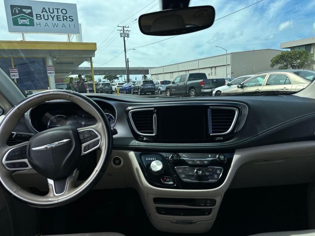 used 2020 Chrysler Pacifica Hybrid car, priced at $25,000
