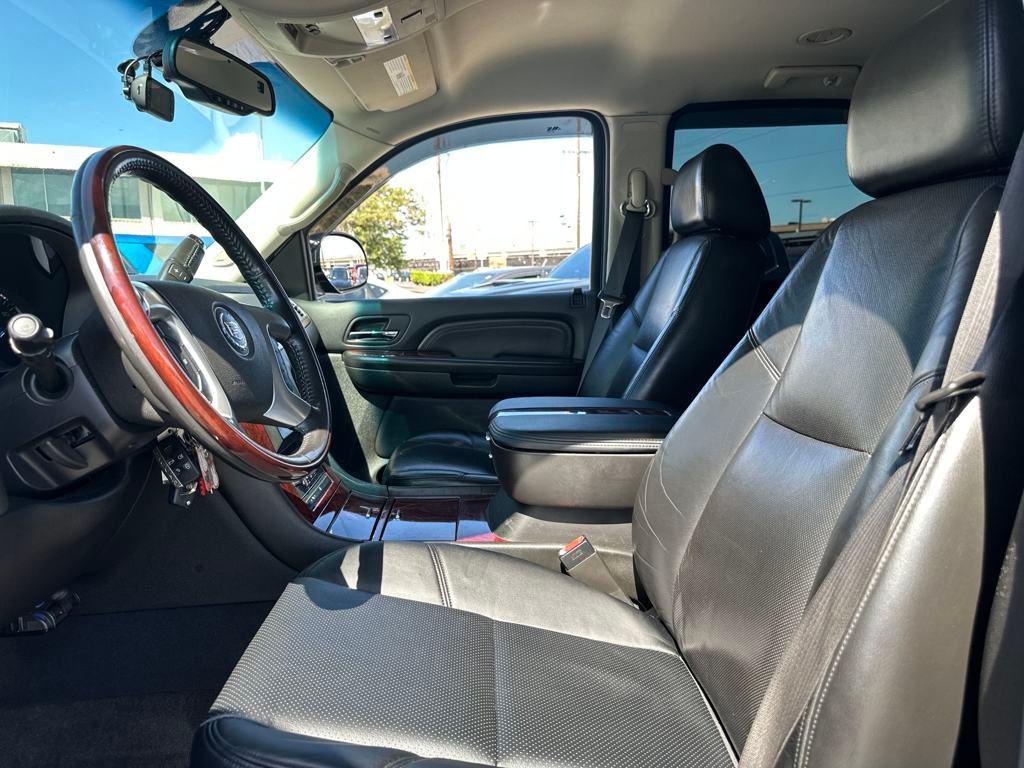 used 2008 Cadillac Escalade car, priced at $12,500