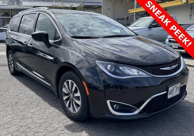 used 2020 Chrysler Pacifica car, priced at $28,000