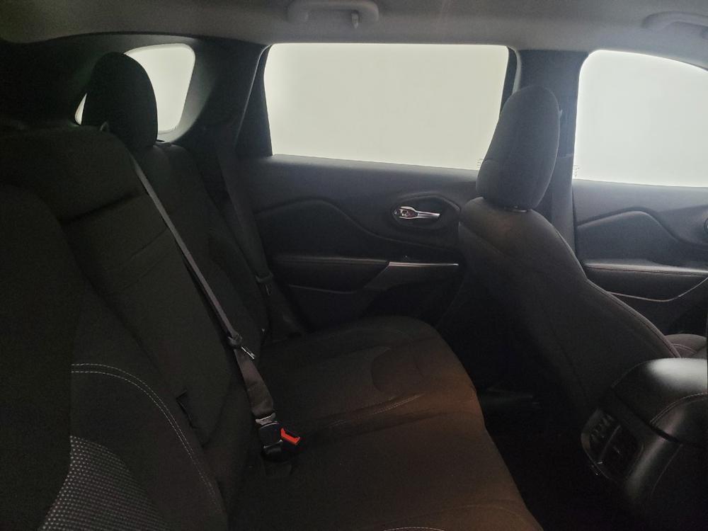 used 2019 Jeep Cherokee car, priced at $16,495