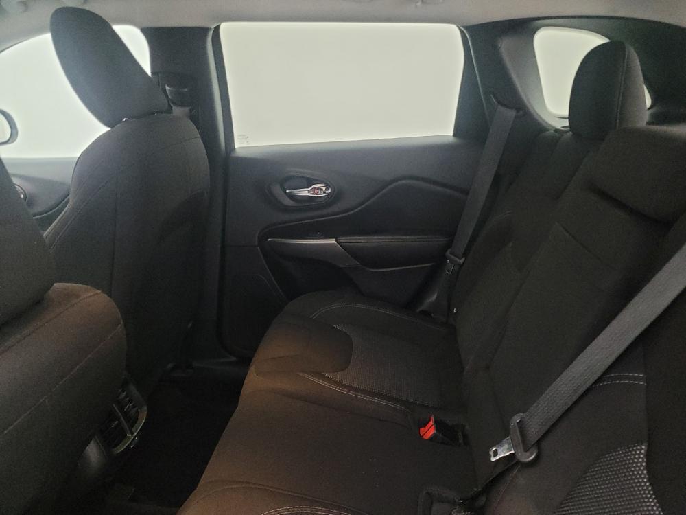 used 2019 Jeep Cherokee car, priced at $16,495