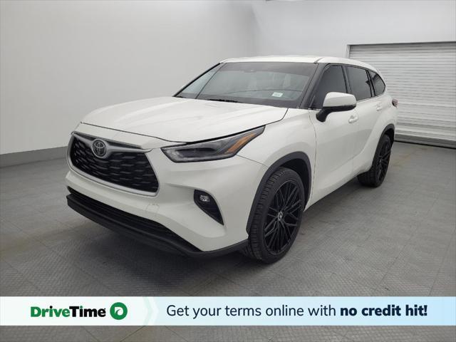 used 2021 Toyota Highlander car, priced at $33,195