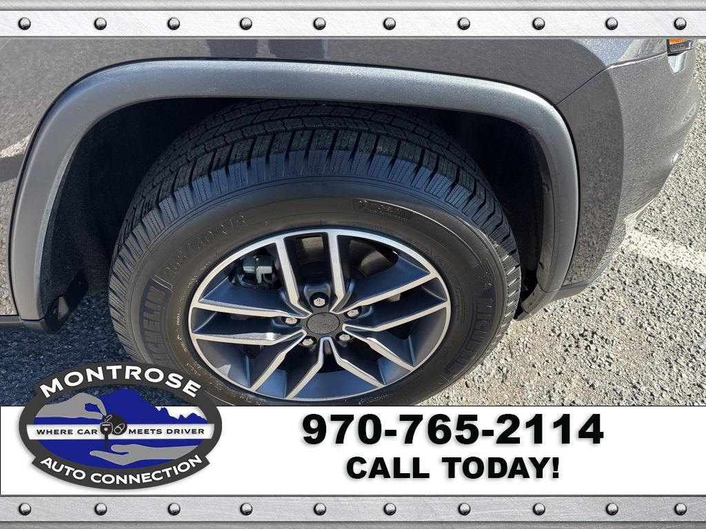 used 2020 Jeep Grand Cherokee car, priced at $24,490