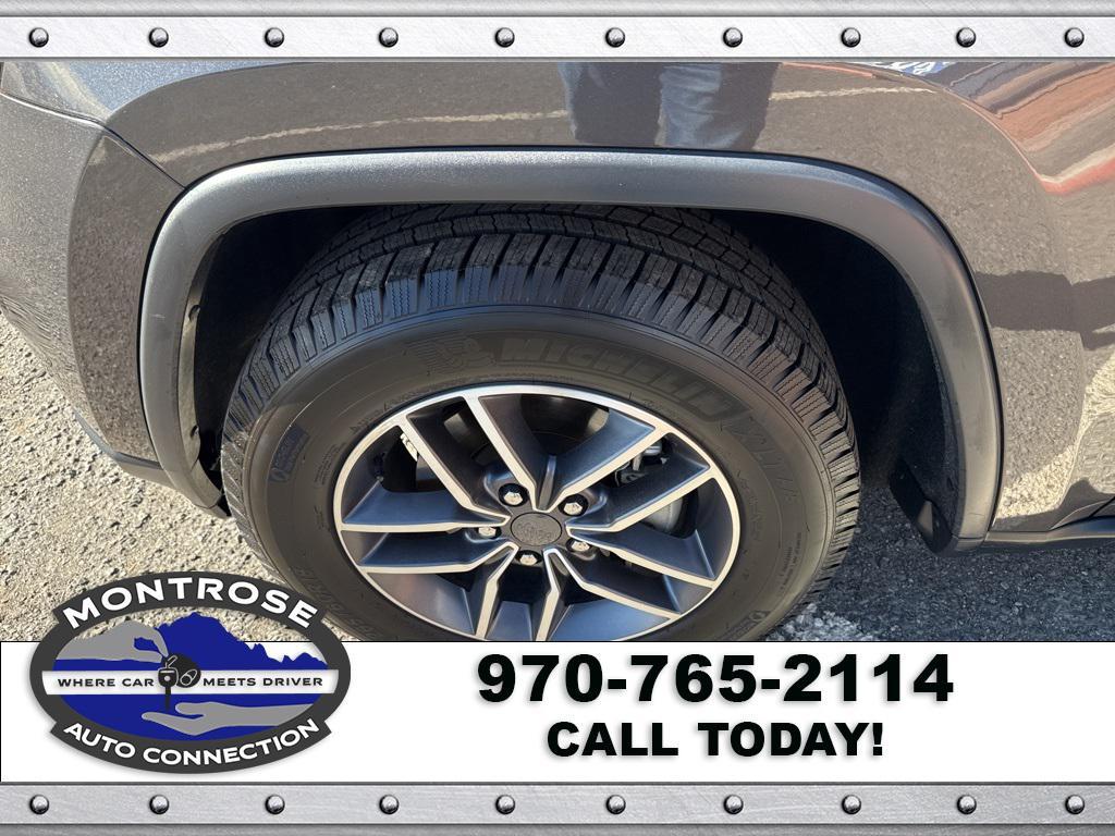 used 2020 Jeep Grand Cherokee car, priced at $24,490