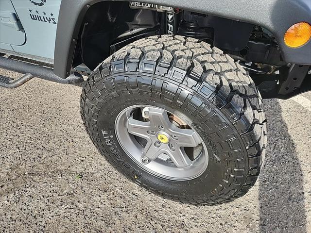 used 2015 Jeep Wrangler Unlimited car, priced at $23,490