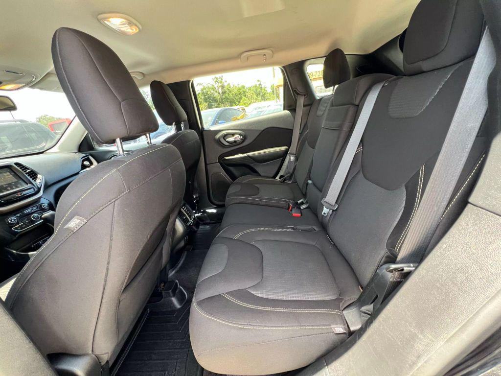 used 2016 Jeep Cherokee car, priced at $5,995