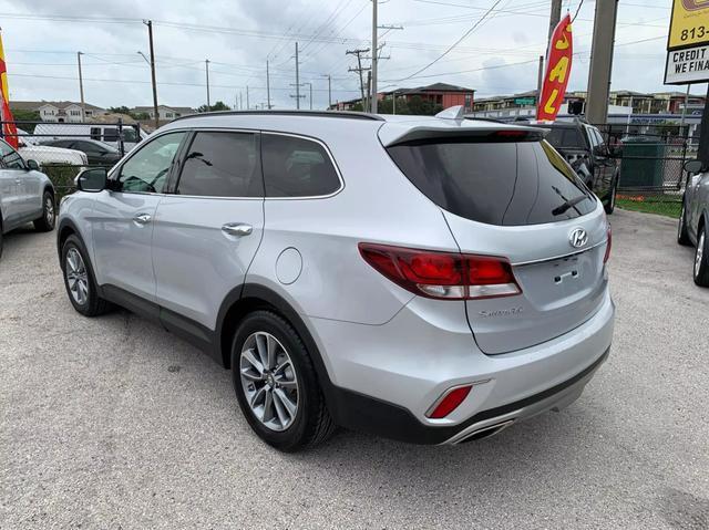 used 2017 Hyundai Santa Fe car