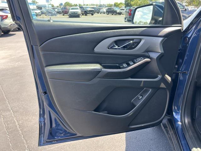 used 2023 Chevrolet Traverse car, priced at $28,900