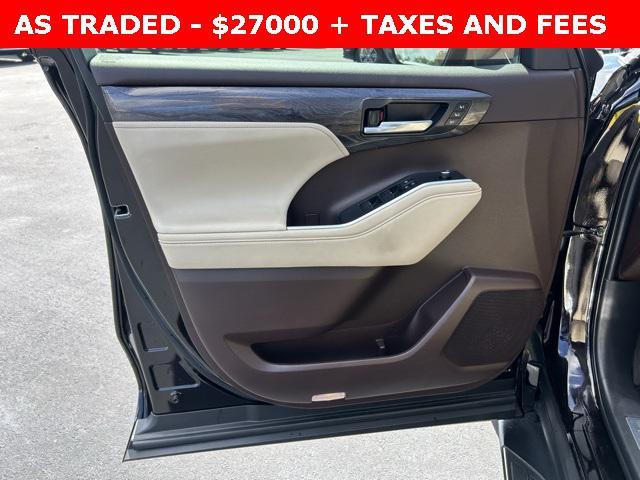 used 2020 Toyota Highlander car, priced at $27,000