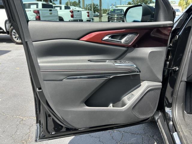 used 2025 Chevrolet Traverse car, priced at $49,500
