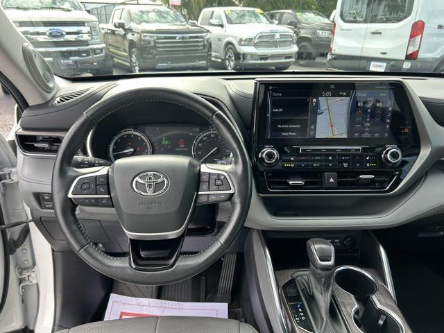 used 2022 Toyota Highlander car, priced at $36,000
