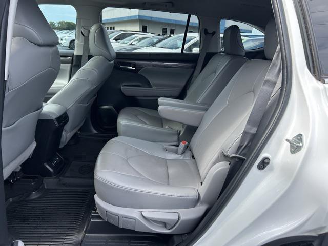 used 2022 Toyota Highlander car, priced at $36,000