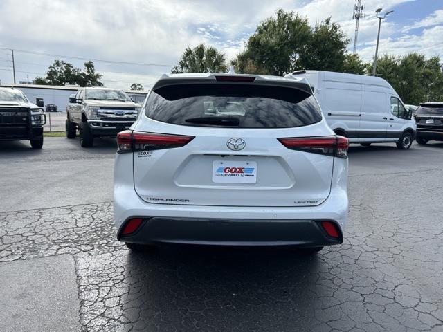 used 2022 Toyota Highlander car, priced at $36,000