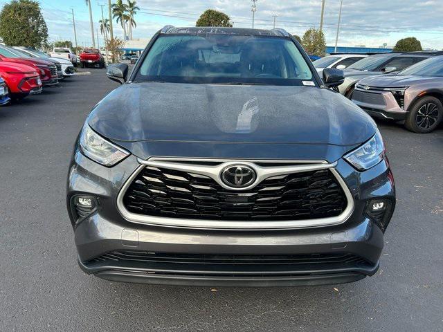 used 2020 Toyota Highlander car, priced at $29,877